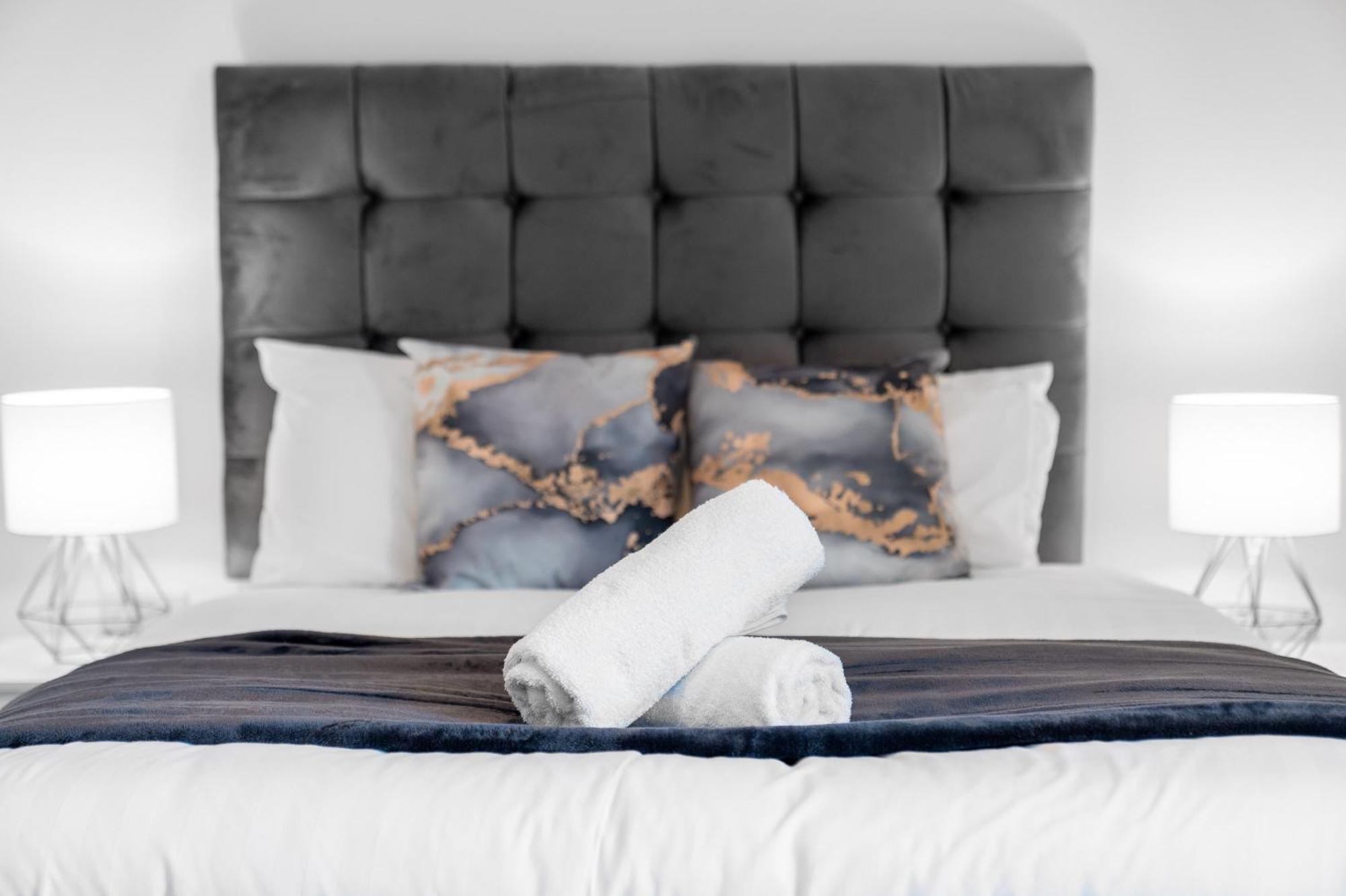 Stylish 2 Bedroom Apartment - Balcony - Secure Parking - Top Rated - 5Mc Birmingham Eksteriør bilde