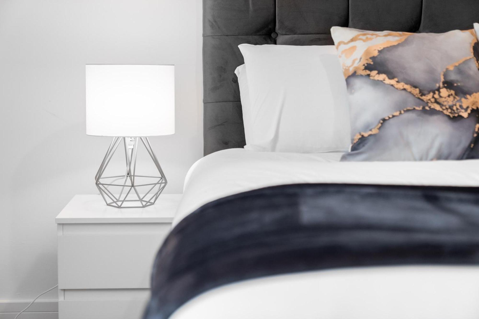 Stylish 2 Bedroom Apartment - Balcony - Secure Parking - Top Rated - 5Mc Birmingham Eksteriør bilde