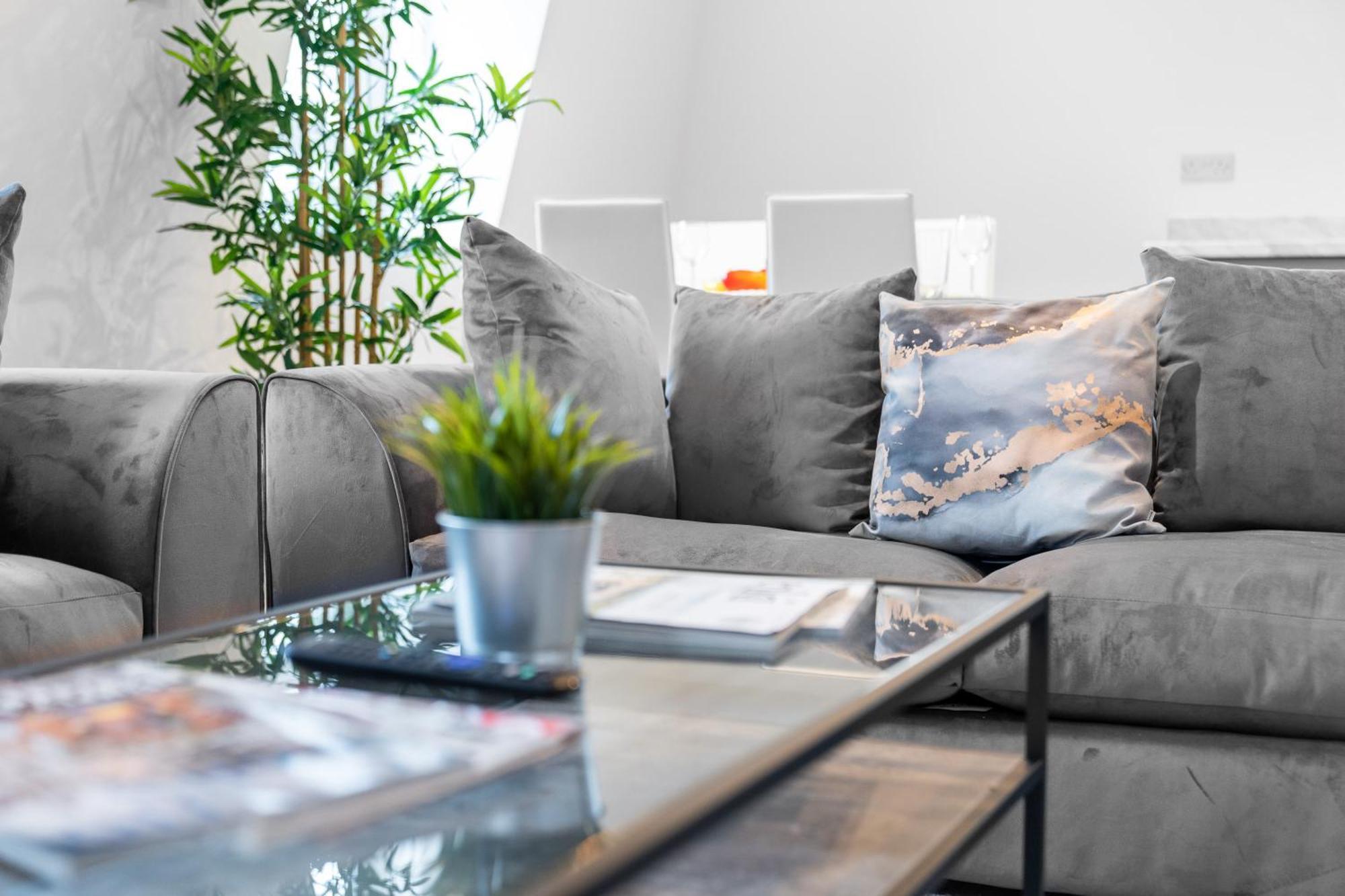 Stylish 2 Bedroom Apartment - Balcony - Secure Parking - Top Rated - 5Mc Birmingham Eksteriør bilde