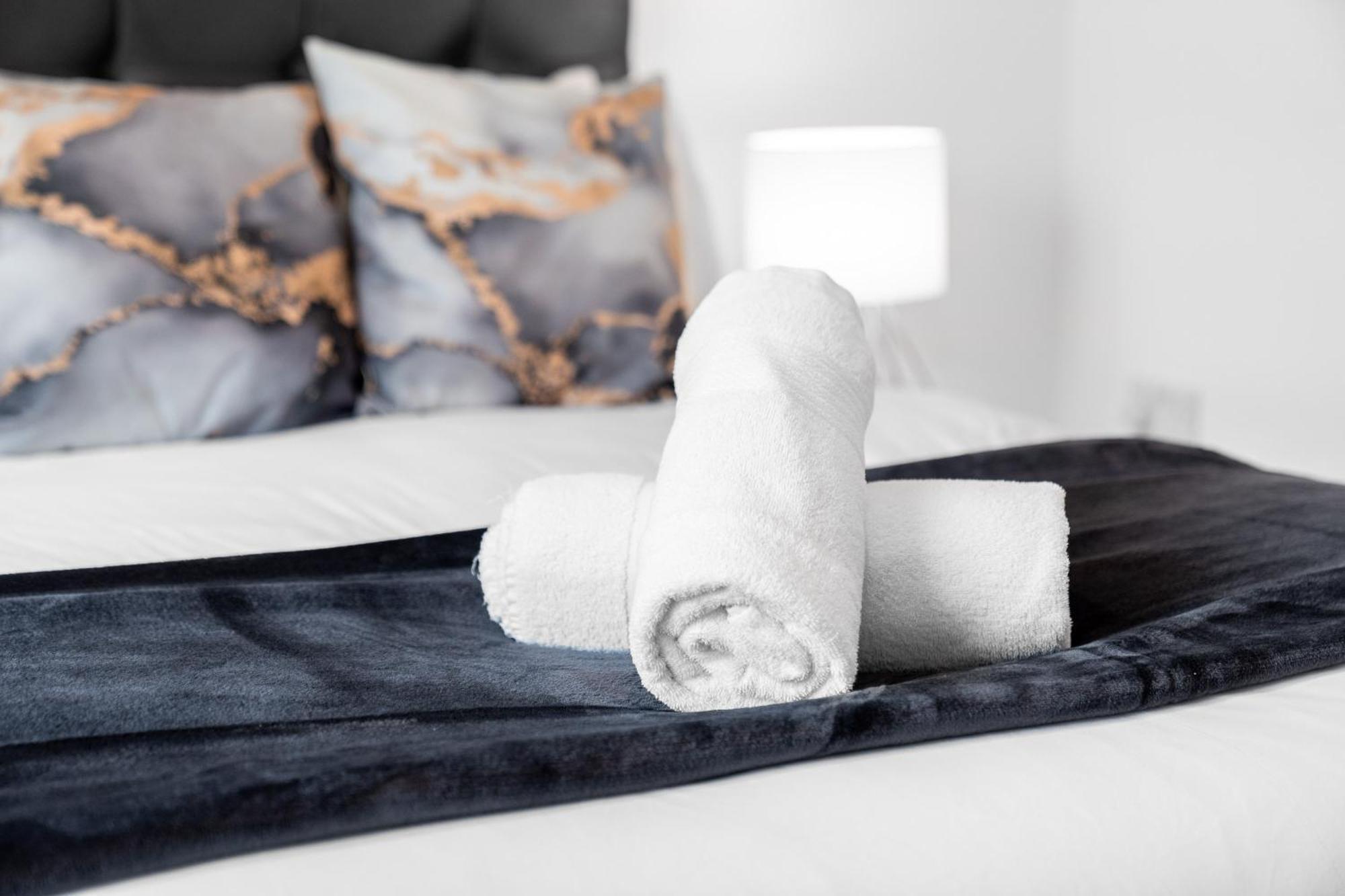 Stylish 2 Bedroom Apartment - Balcony - Secure Parking - Top Rated - 5Mc Birmingham Eksteriør bilde