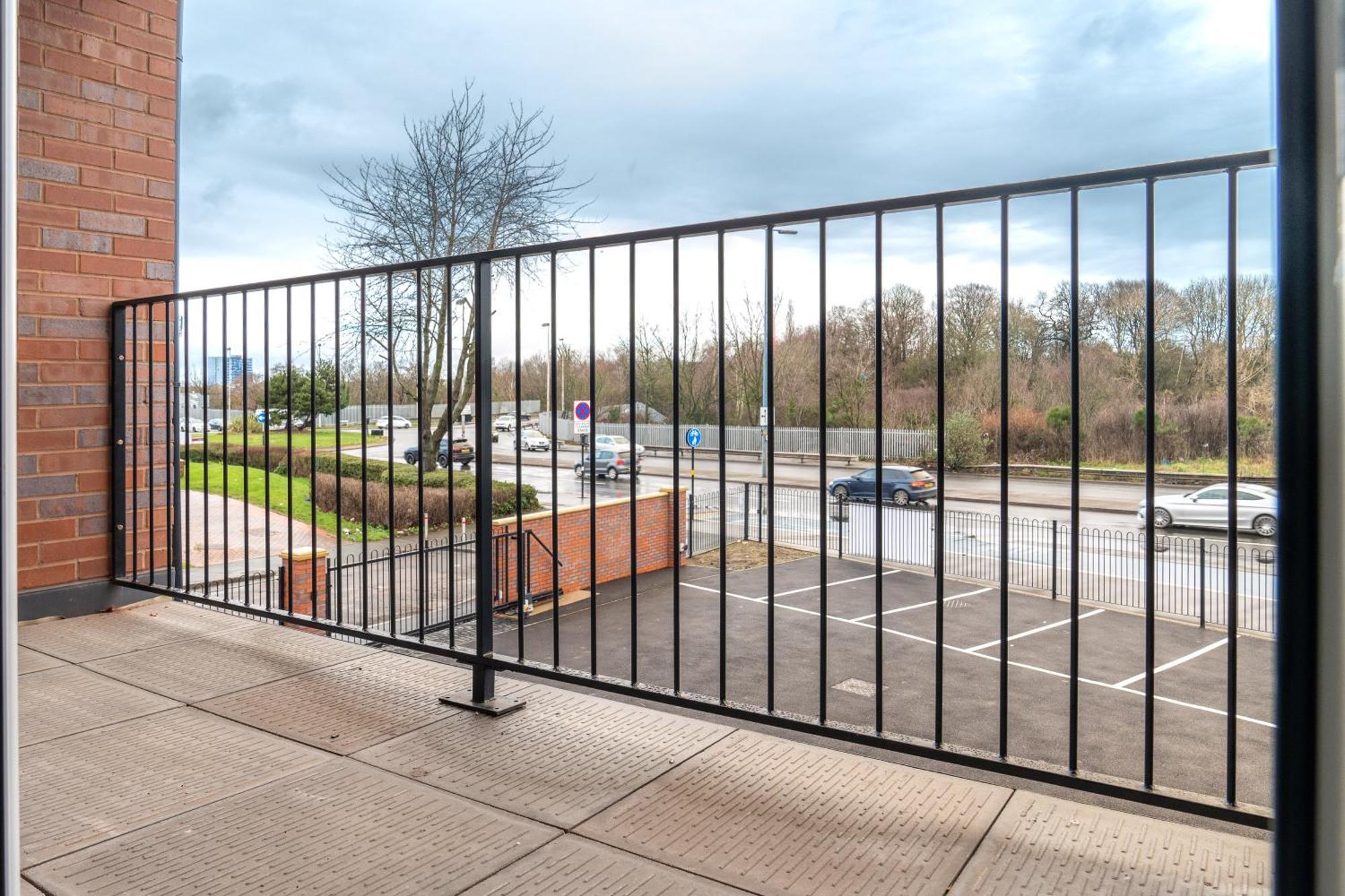 Stylish 2 Bedroom Apartment - Balcony - Secure Parking - Top Rated - 5Mc Birmingham Eksteriør bilde